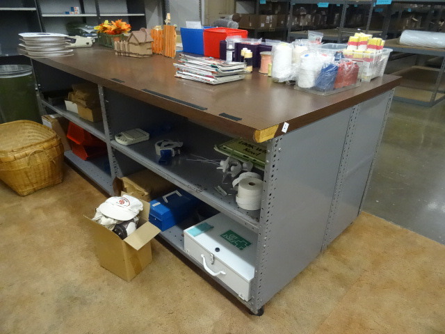 Steel counter shelving unit