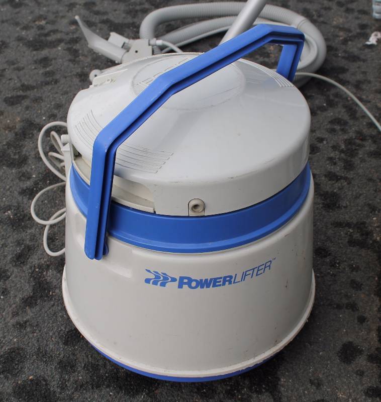 Carpet cleaner