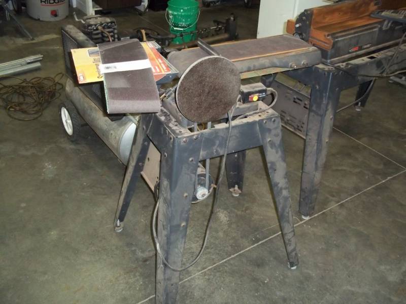 Crafstman Belt and disk sander with stand and extra paper, tested and works