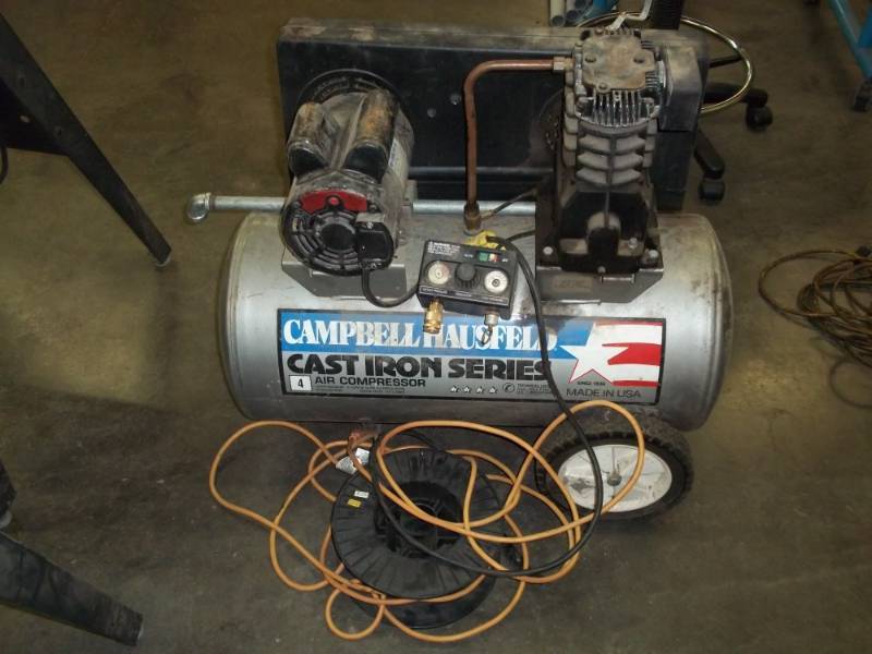 20 Gallon Campell Hausfeld Air Compressor Tested and works