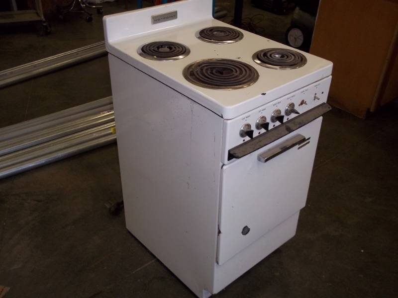 Hotpoint oven great for cabin or hunting shack