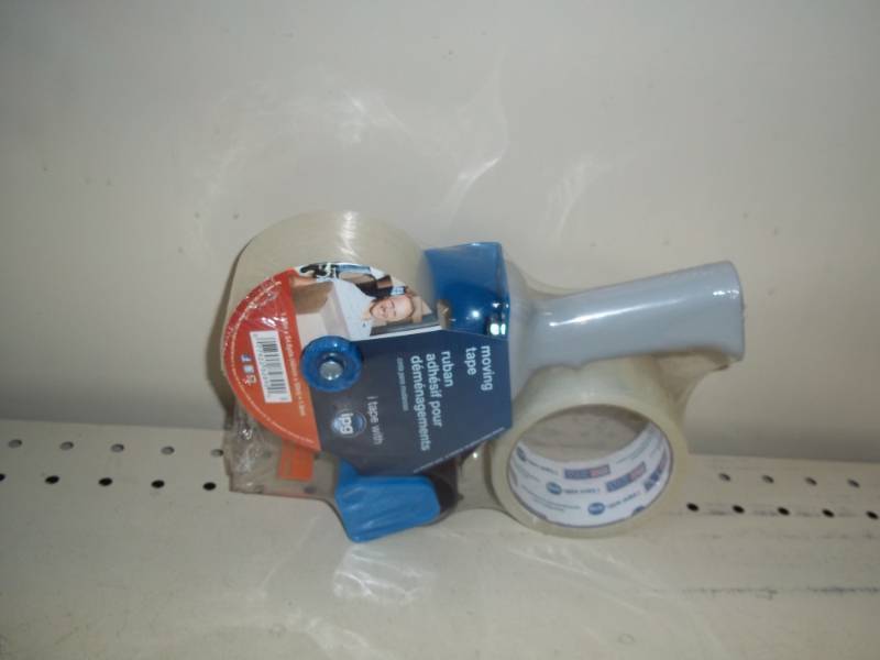 New Packing tape dispenser with tape