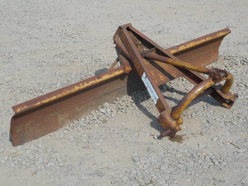 lot 5 image: Kewanee 8ft Three Point Blade, Stee...