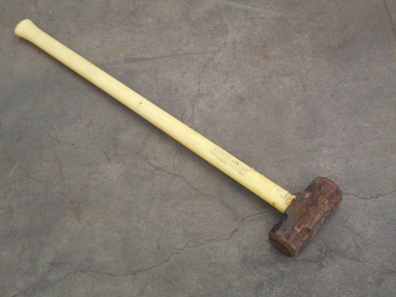 lot 21 image: 8# Fiberglass-Handle Sledge Hammer ...