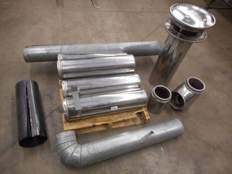 lot 24 image: Pallet Of Stove Piping (4) 6 Doub...