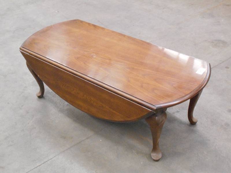 lot 43 image: 48 Wooden Coffee Table With Flip-U...