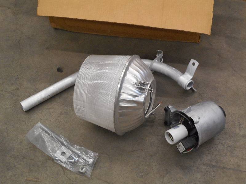 lot 56 image: Commercial 120Volt 100Watt Security...