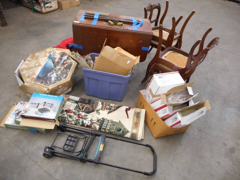 lot 74 image: Pallet Lot Floor Rug, Folding Cart...