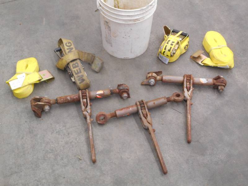 lot 77 image: Bucket Of (3) Steel Binders & (4) S...
