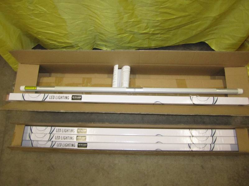1 case, 12 lights total T-8 LED 4 f...