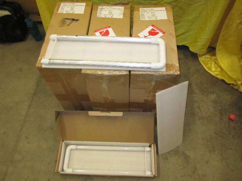 3 cases, 10 horseshoe LED tube ligh...