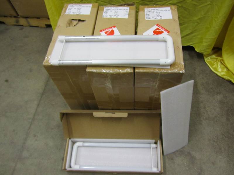 3 cases, 10 horseshoe LED tube ligh...