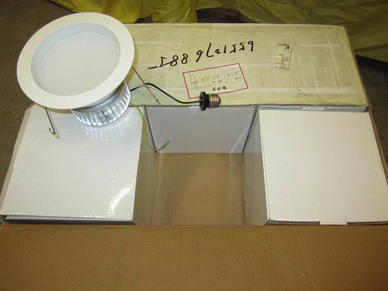 Case of 6 can spotlights, LED mod...