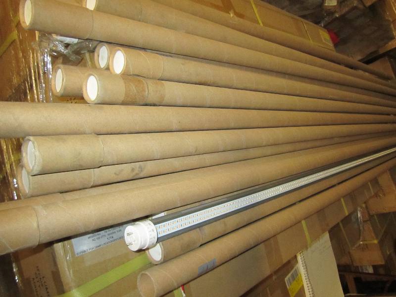 20 LED Light Tubes.  8 foot bulb.  ...