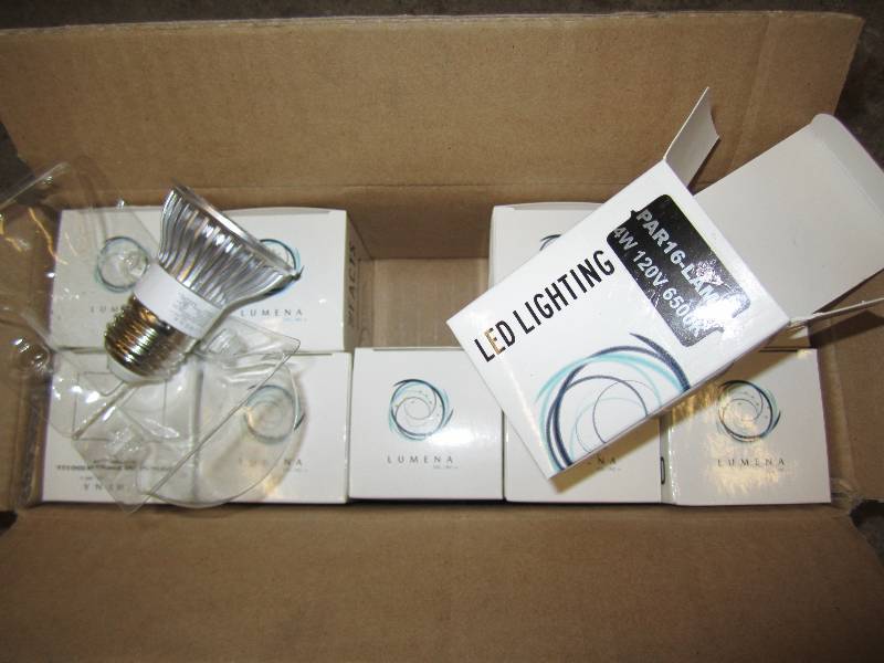 10 LED light bulbs, Full case.  PAR...