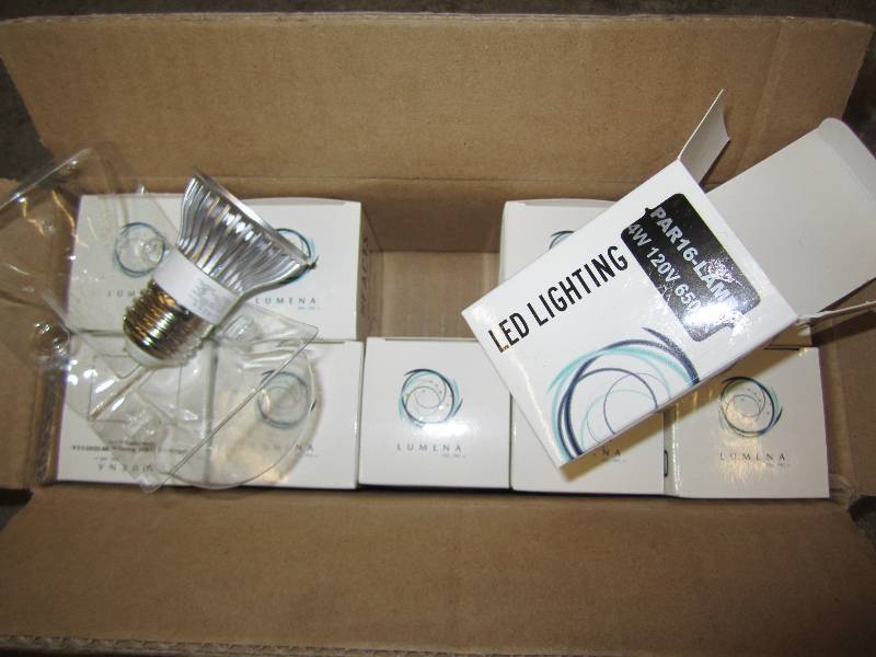 10 LED light bulbs, Full case.  PAR...