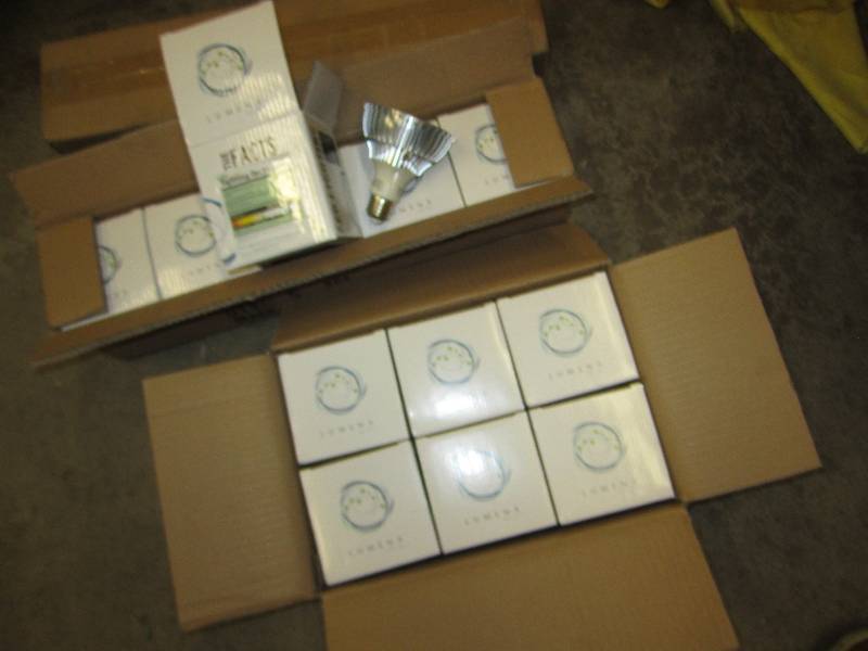 Lot of 16 LED Lights, 10W 120V 4500...