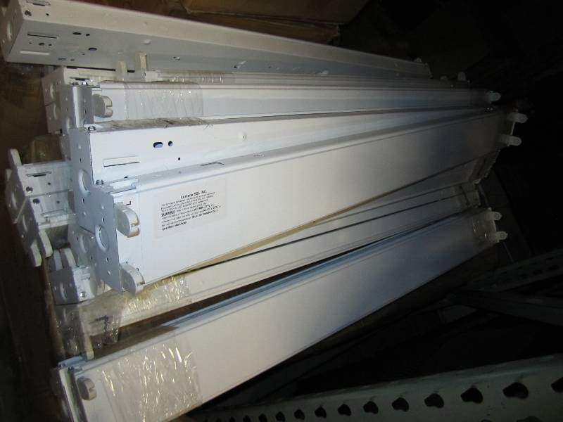 Lot of 17 dual tube light fixtures,...