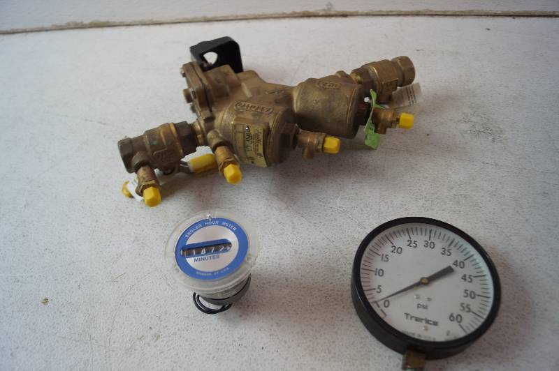 Apollo Vavce and Gauges