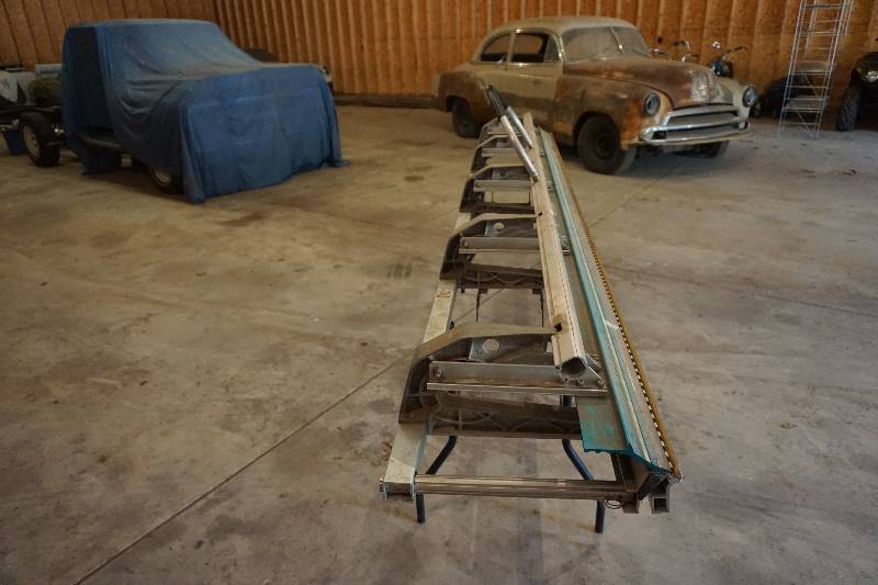 lot 15 image: Tapco 12 Sheet Metal Brake With Fold Out LegsStand