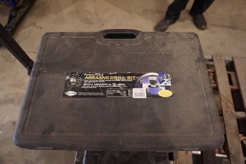 lot 42 image: Nattco Model PH5050 Perfect Hole Abrasive Drill Bit Set