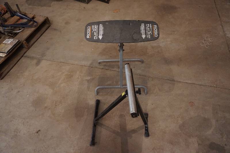 lot 61 image: Lot of ContractorsCarpenters Saw Extension Stands