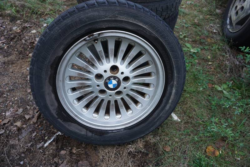 lot 56 image: Set of 4 - BMW 16 RimsWheels