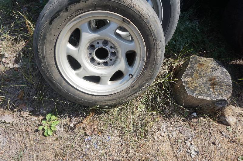 lot 57 image: Set of - 4  BMW 15 Tires and Rims