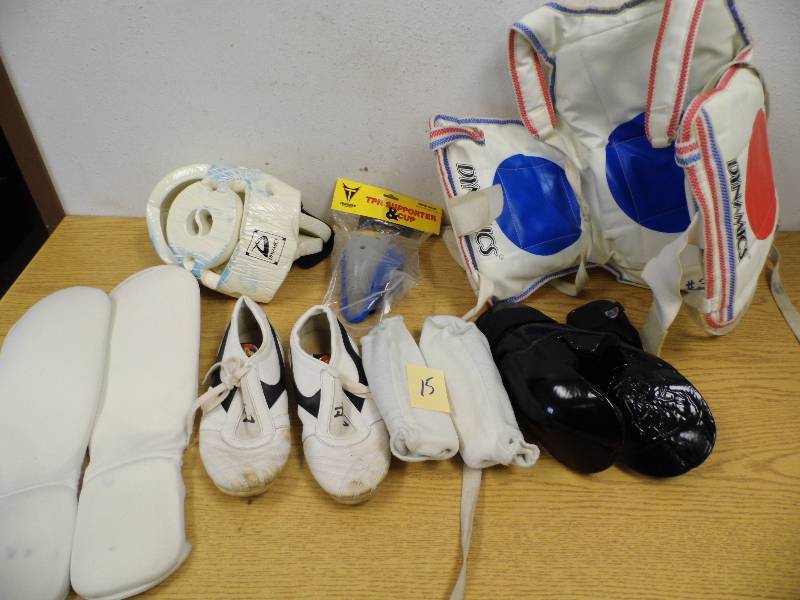 lot 15 image: Sparring Items