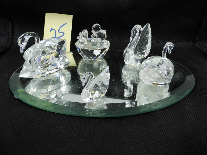 lot 25 image: Crystal Items
