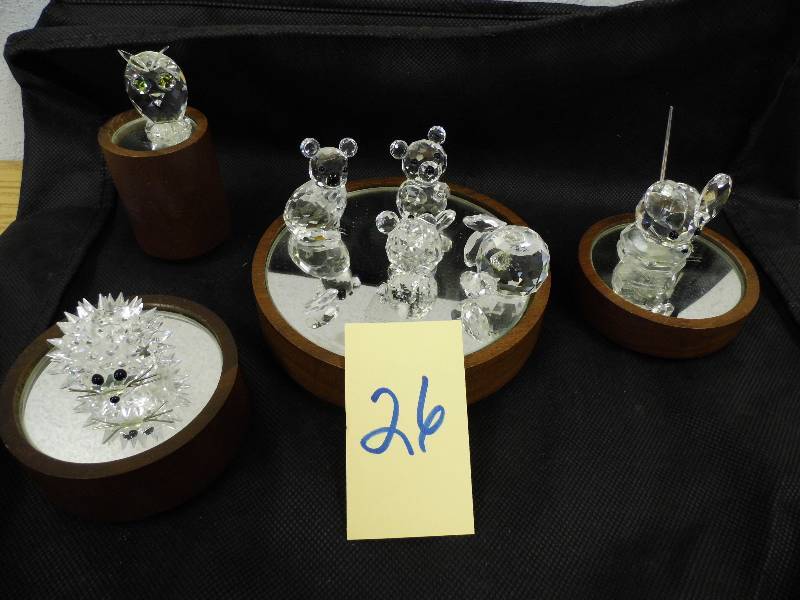 lot 26 image: Crystal Items