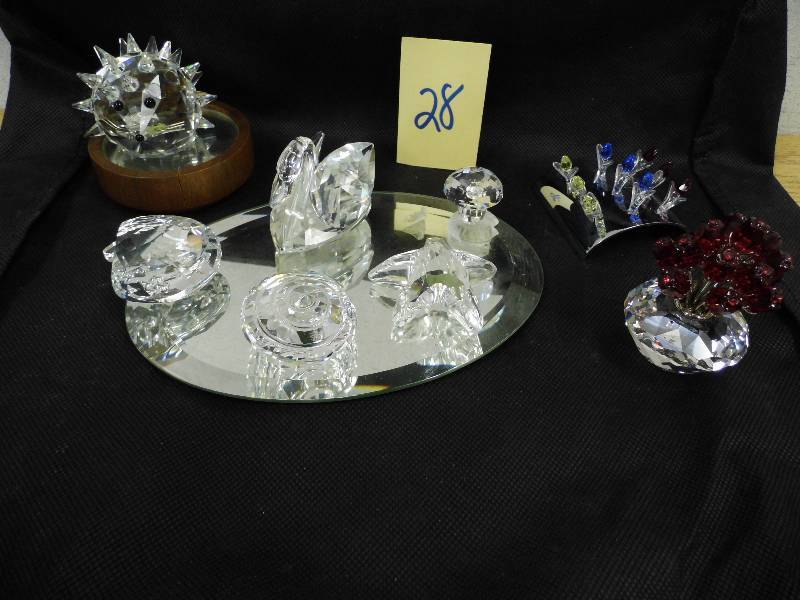 lot 28 image: Crystal Items