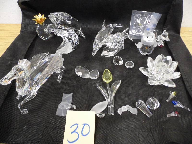 lot 30 image: Crystal Items