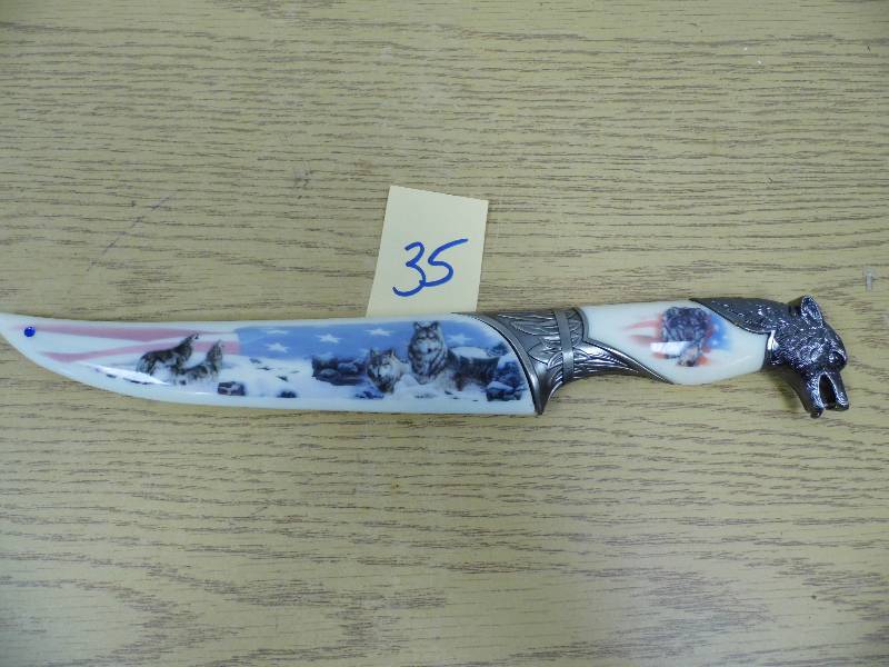 lot 35 image: Wolf Knife