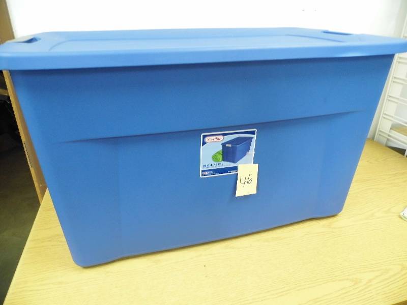 lot 46 image: Sterilite Tote
