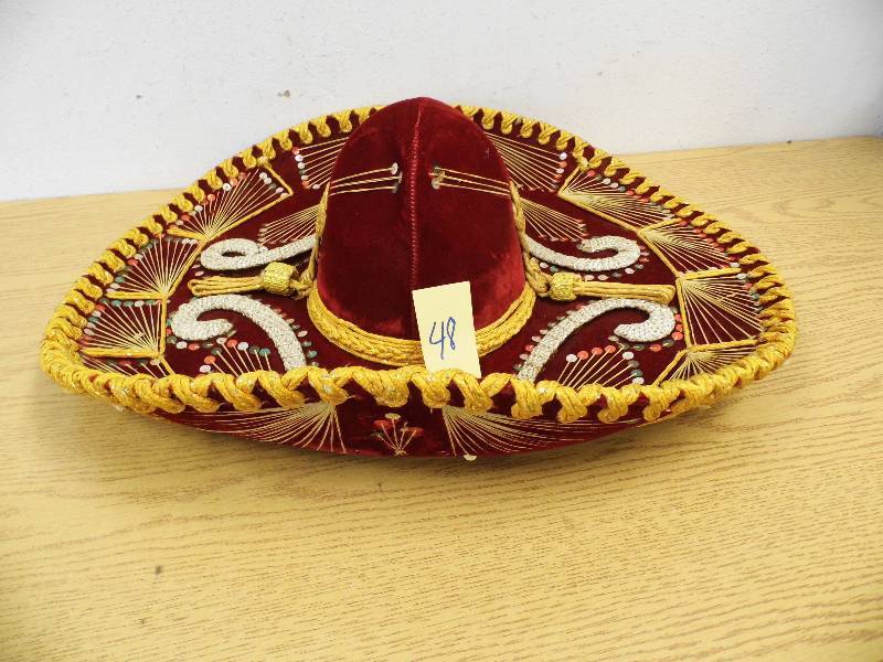 lot 48 image: Sombrero