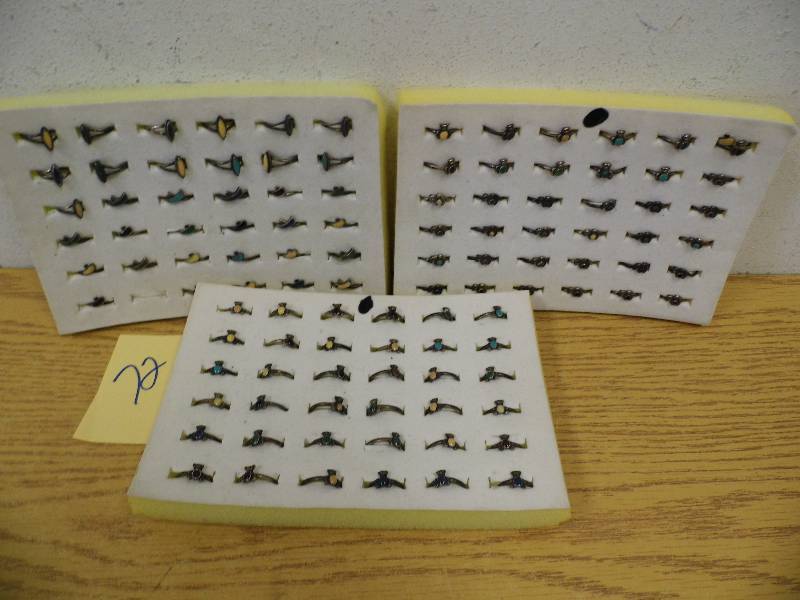 lot 72 image: Assorted Rings