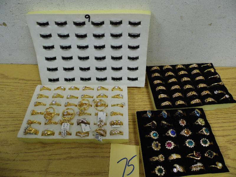 lot 75 image: Assorted Rings