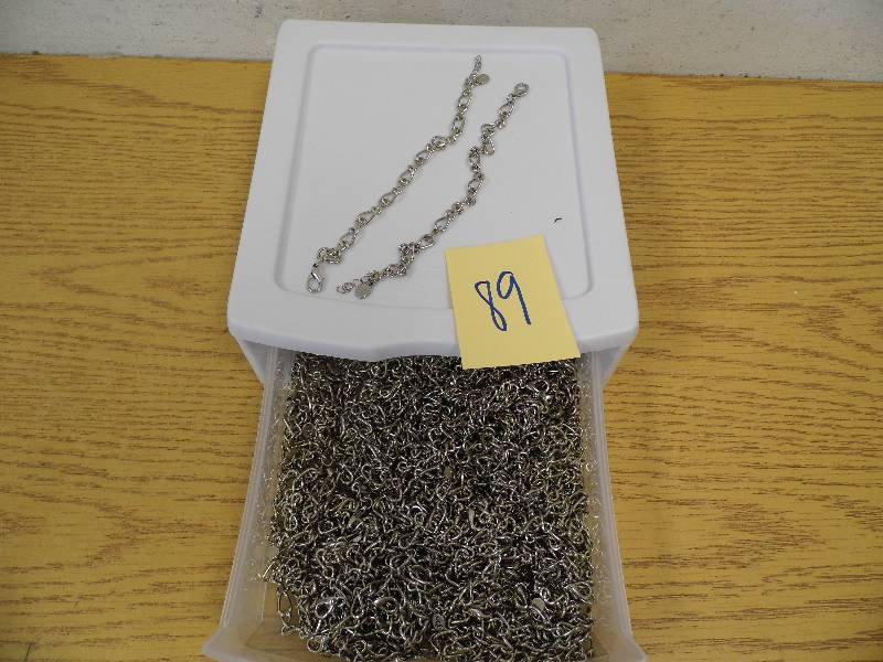 lot 89 image: Organizer with Jewelry