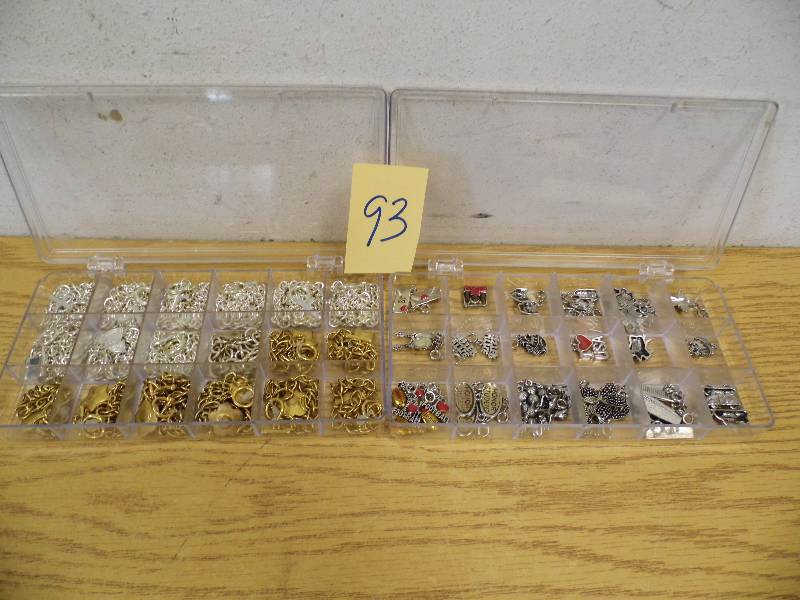 lot 93 image: 2 Organizers with Jewelry