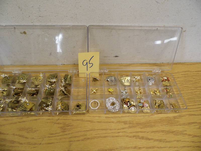 lot 95 image: 2 Organizers with Jewelry