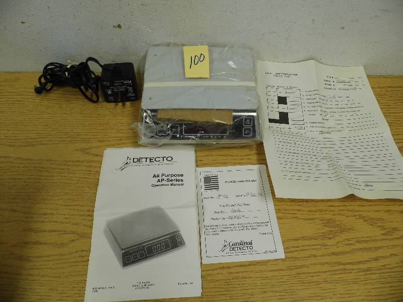 lot 100 image: Detecto Digital Scale