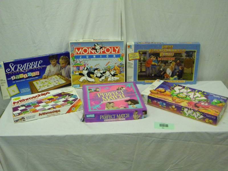 lot 342 image: Vintage Game Lot