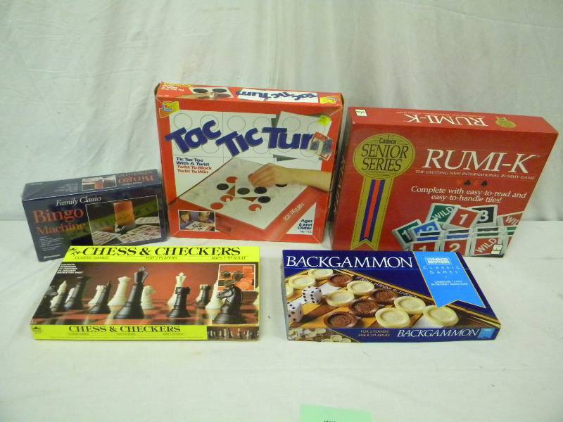 lot 354 image: Game Lot
