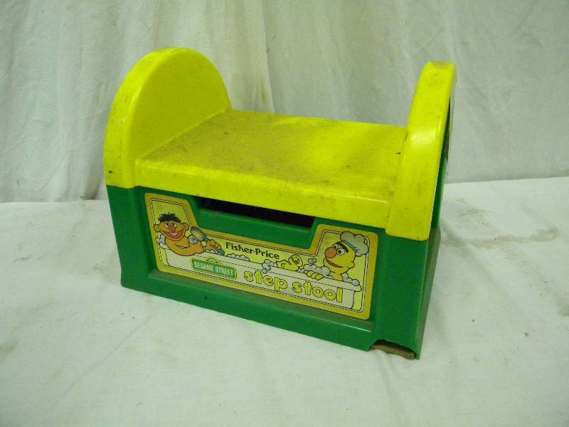 lot 368 image: Fisher Price Step Stool