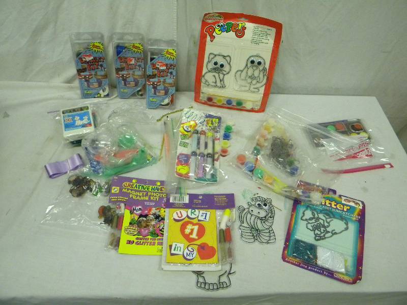 lot 373 image: Arts and Crafts Lot