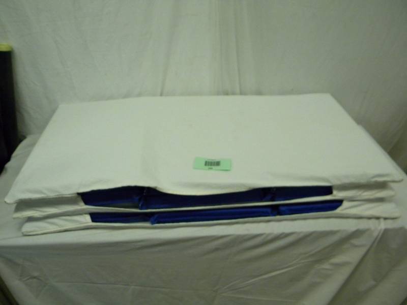lot 388 image: Tri Fold Mats