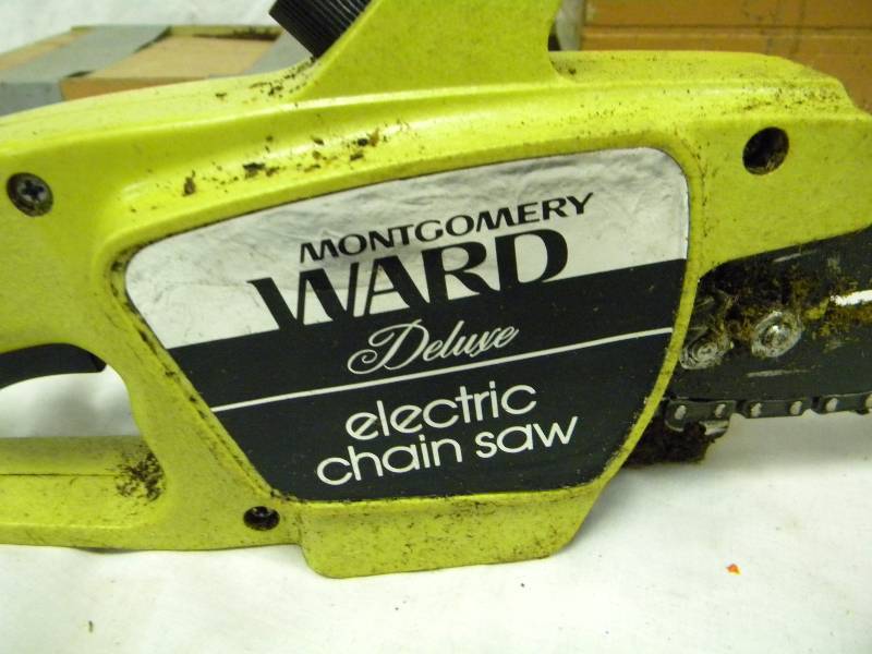 lot 389 image: Montgomery Ward Chain Saw