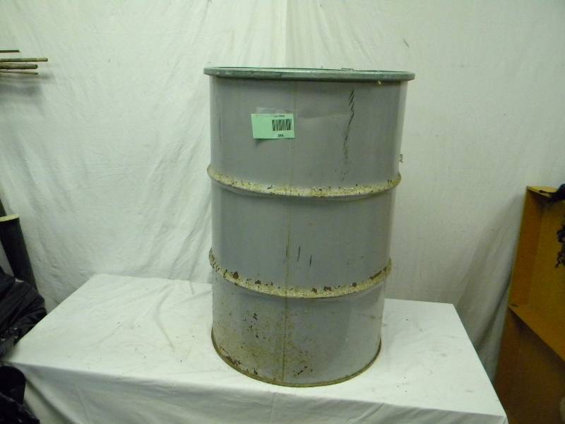 lot 395 image: Large 55 Gallon Barrel Drum