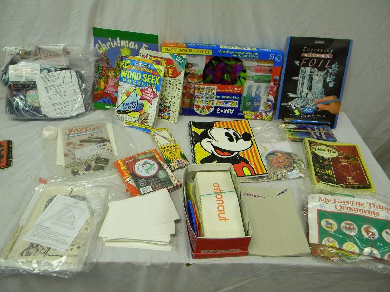 lot 411 image: Arts and Crafts Lot